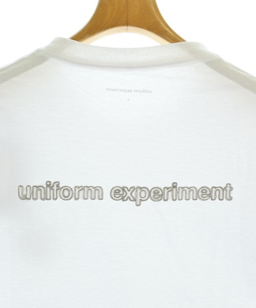 uniform experiment เสื้อยืด/เสื้อท็อปส์