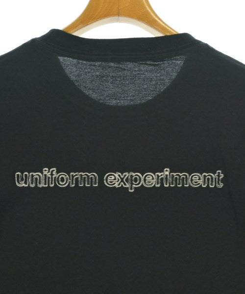 uniform experiment เสื้อยืด/เสื้อท็อปส์