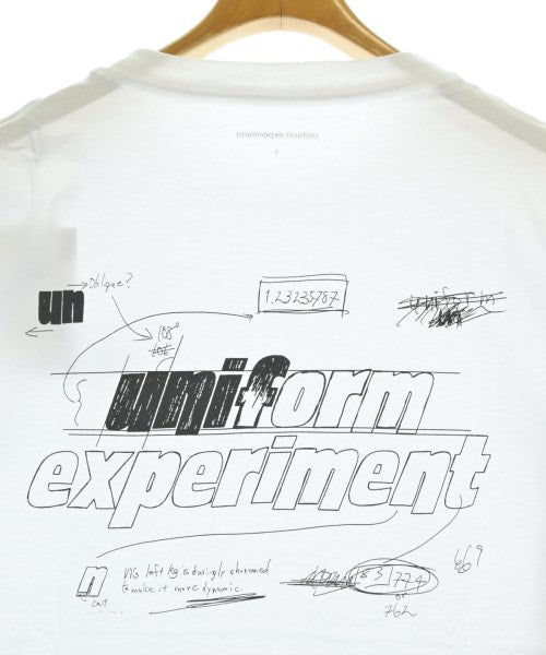 uniform experiment เสื้อยืด/เสื้อท็อปส์