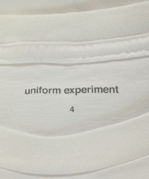 uniform experiment เสื้อยืด/เสื้อท็อปส์