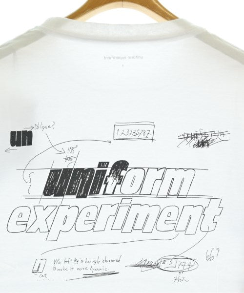uniform experiment เสื้อยืด/เสื้อท็อปส์