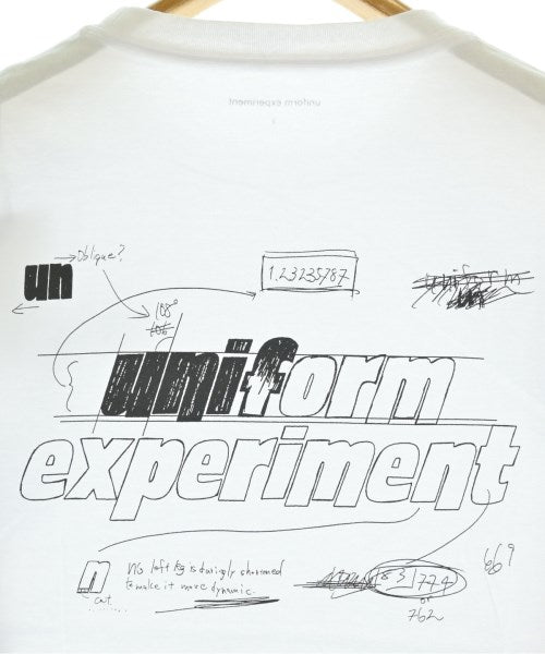 uniform experiment เสื้อยืด/เสื้อท็อปส์