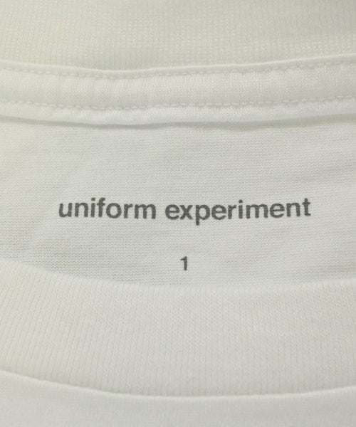 uniform experiment เสื้อยืด/เสื้อท็อปส์