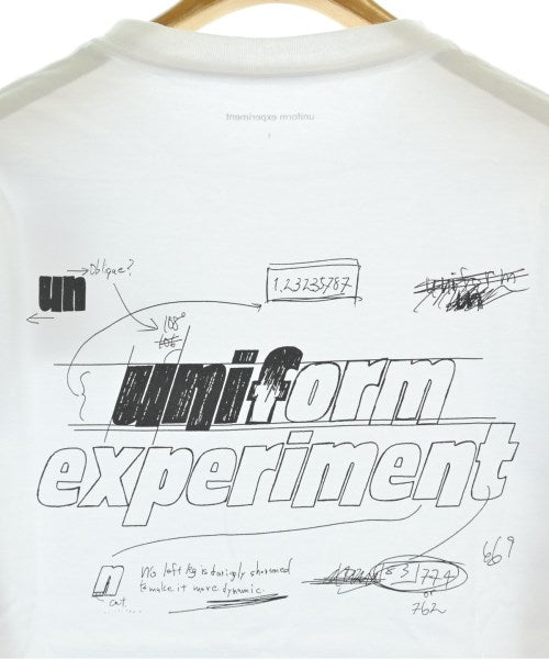 uniform experiment เสื้อยืด/เสื้อท็อปส์