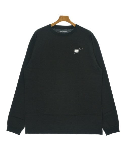 uniform experiment เสื้อยืด/เสื้อท็อปส์