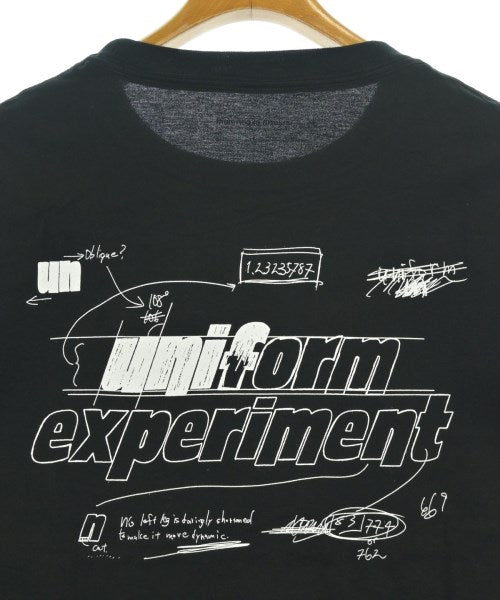 uniform experiment เสื้อยืด/เสื้อท็อปส์