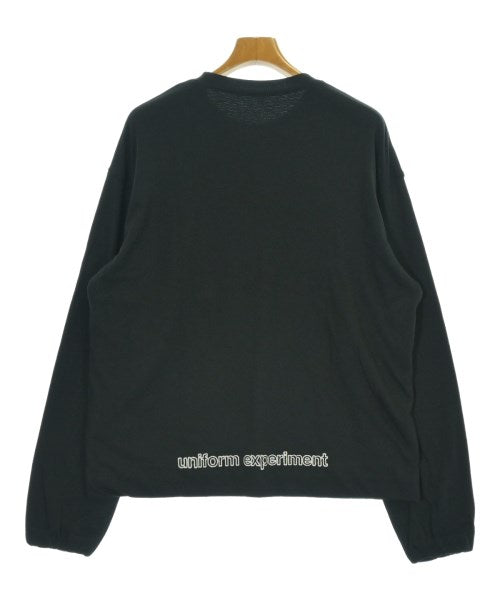 uniform experiment เสื้อยืด/เสื้อท็อปส์