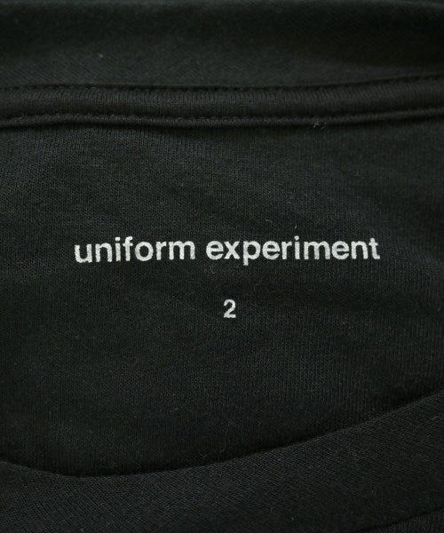 uniform experiment เสื้อยืด/เสื้อท็อปส์