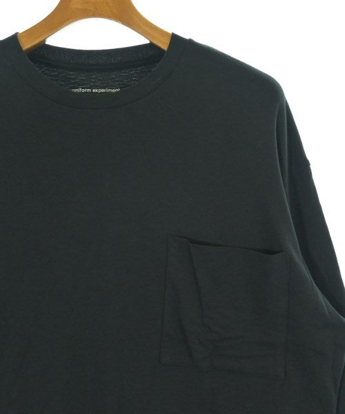 uniform experiment เสื้อยืด/เสื้อท็อปส์
