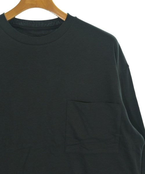 uniform experiment เสื้อยืด/เสื้อท็อปส์