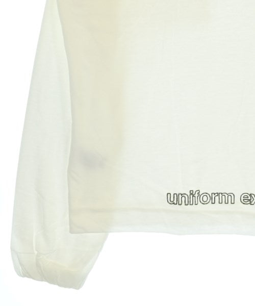 uniform experiment เสื้อยืด/เสื้อท็อปส์