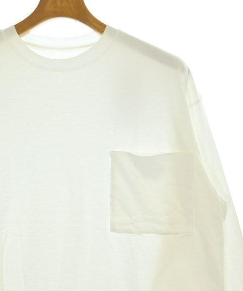 uniform experiment เสื้อยืด/เสื้อท็อปส์