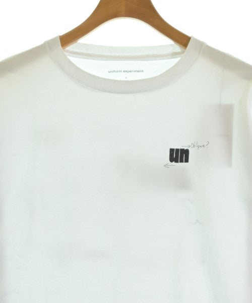 uniform experiment เสื้อยืด/เสื้อท็อปส์