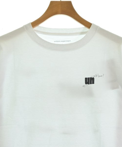 uniform experiment เสื้อยืด/เสื้อท็อปส์