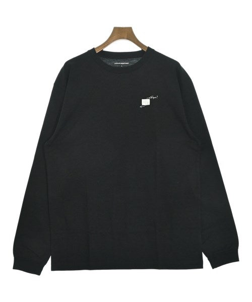 uniform experiment เสื้อยืด/เสื้อท็อปส์