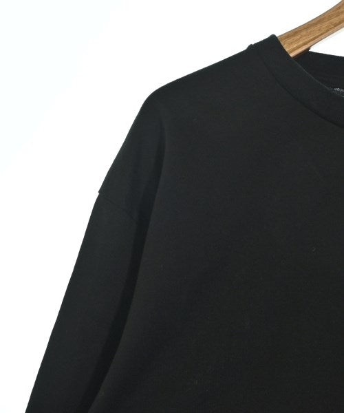 uniform experiment เสื้อยืด/เสื้อท็อปส์