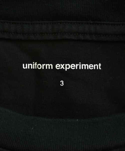 uniform experiment เสื้อยืด/เสื้อท็อปส์