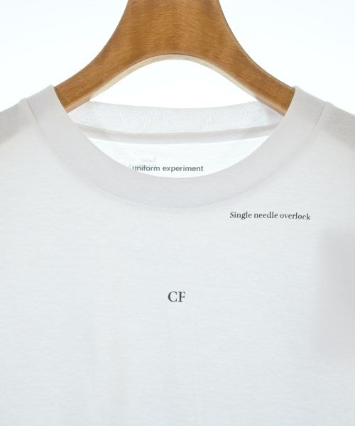 uniform experiment เสื้อยืด/เสื้อท็อปส์