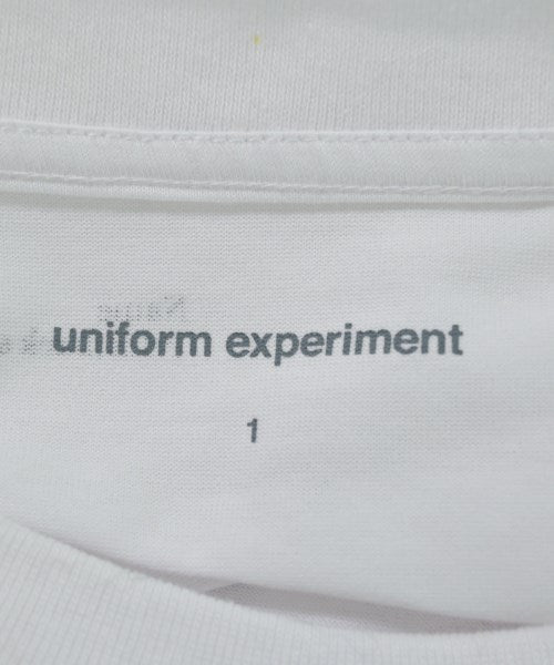 uniform experiment เสื้อยืด/เสื้อท็อปส์