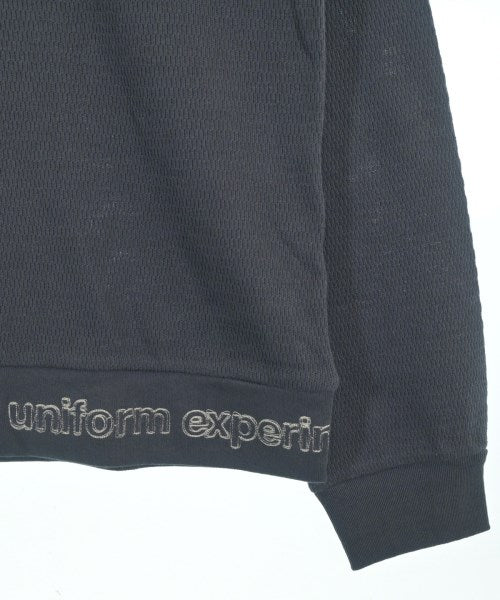 uniform experiment เสื้อยืด/เสื้อท็อปส์