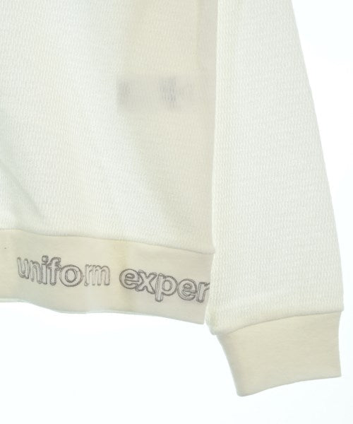 uniform experiment เสื้อยืด/เสื้อท็อปส์