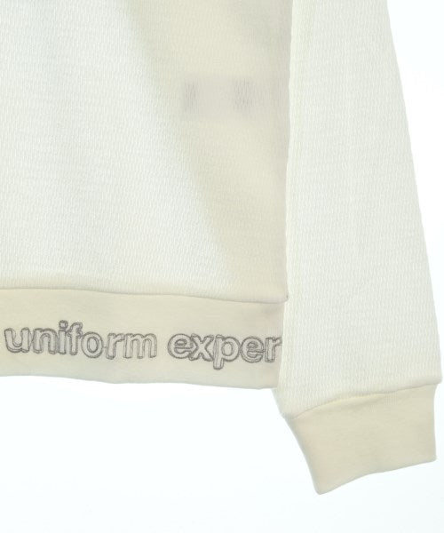 uniform experiment เสื้อยืด/เสื้อท็อปส์