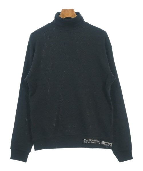uniform experiment เสื้อยืด/เสื้อท็อปส์