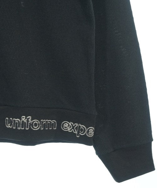 uniform experiment เสื้อยืด/เสื้อท็อปส์