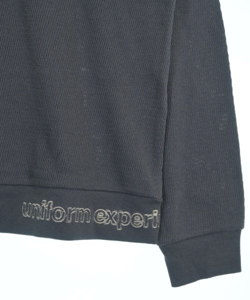 uniform experiment เสื้อยืด/เสื้อท็อปส์