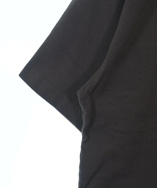 uniform experiment เสื้อยืด/เสื้อท็อปส์
