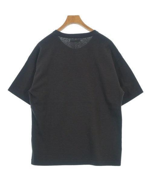uniform experiment เสื้อยืด/เสื้อท็อปส์