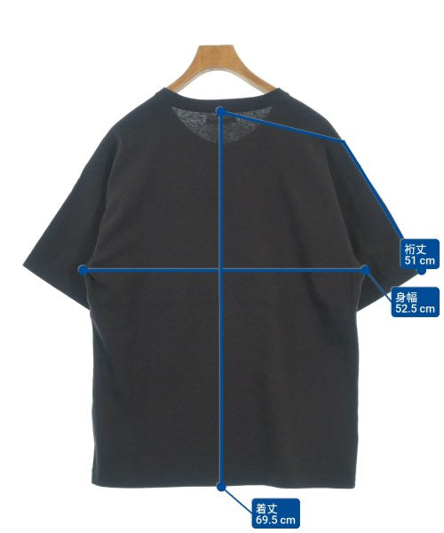 uniform experiment เสื้อยืด/เสื้อท็อปส์