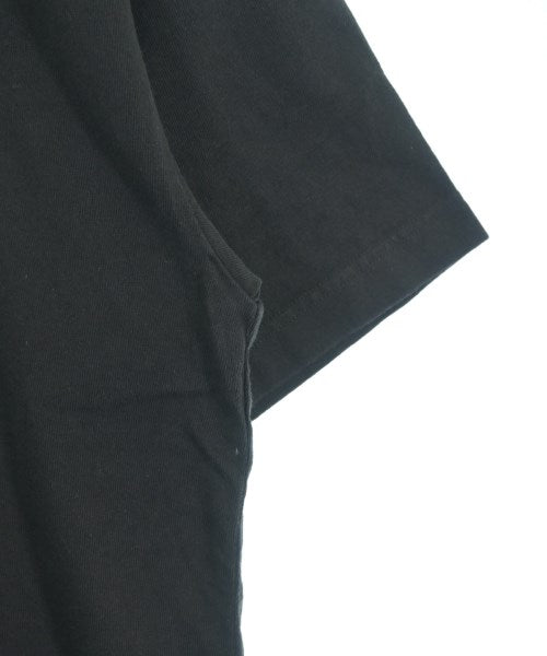 uniform experiment เสื้อยืด/เสื้อท็อปส์