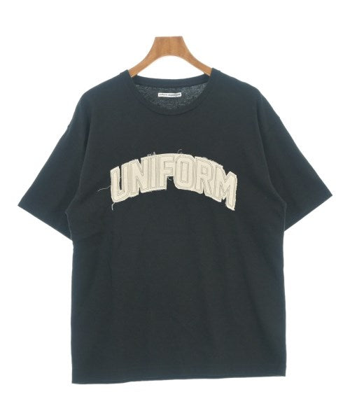 uniform experiment เสื้อยืด/เสื้อท็อปส์