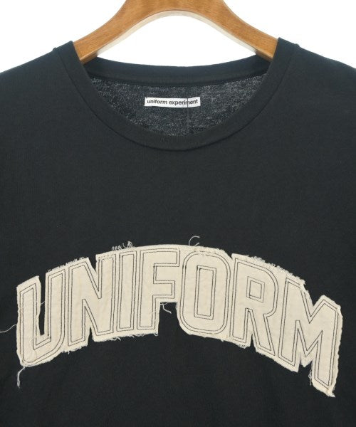 uniform experiment เสื้อยืด/เสื้อท็อปส์