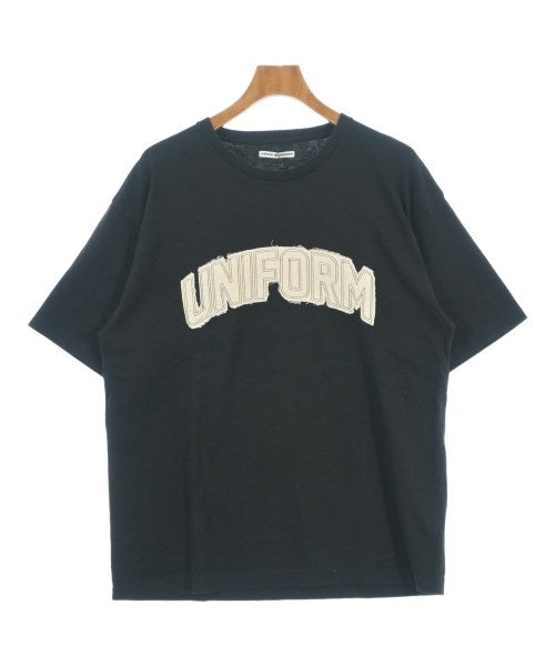 uniform experiment เสื้อยืด/เสื้อท็อปส์