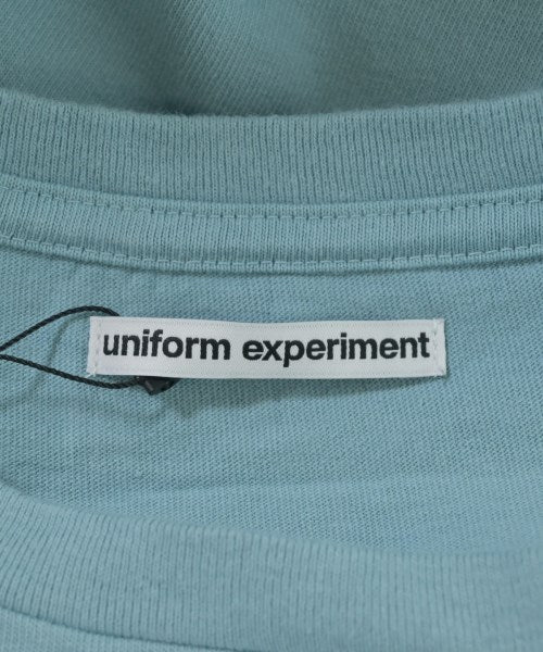 uniform experiment เสื้อยืด/เสื้อท็อปส์