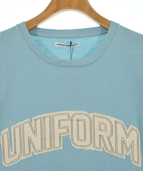 uniform experiment เสื้อยืด/เสื้อท็อปส์