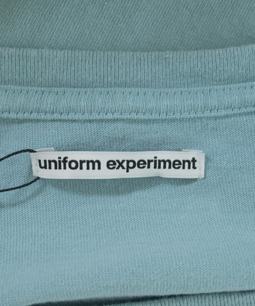 uniform experiment เสื้อยืด/เสื้อท็อปส์
