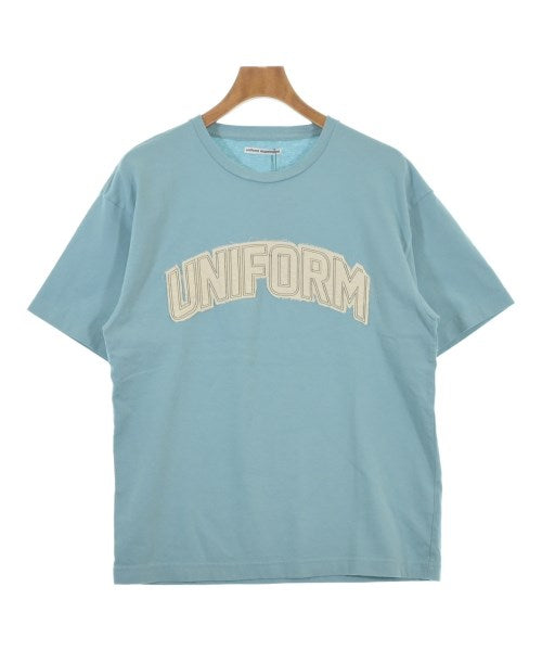 uniform experiment เสื้อยืด/เสื้อท็อปส์