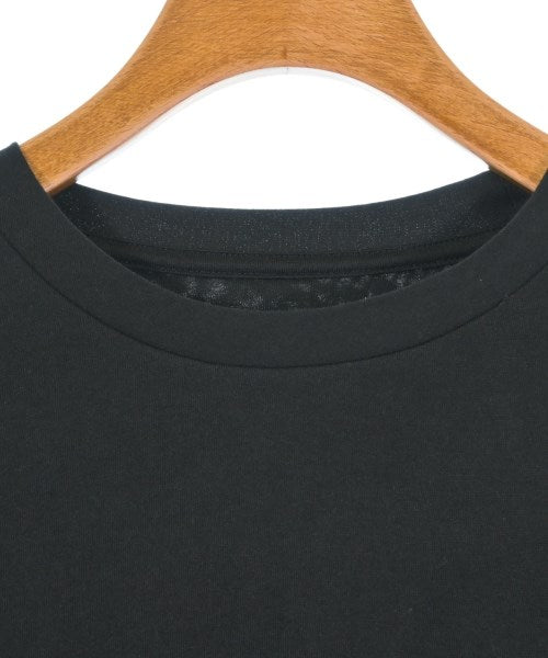 uniform experiment เสื้อยืด/เสื้อท็อปส์