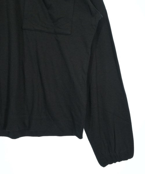 uniform experiment เสื้อยืด/เสื้อท็อปส์