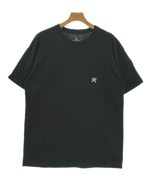 uniform experiment เสื้อยืด/เสื้อท็อปส์