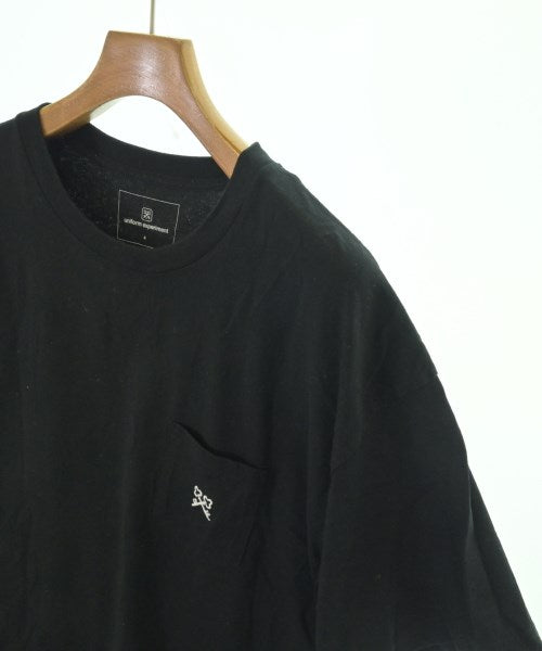 uniform experiment เสื้อยืด/เสื้อท็อปส์