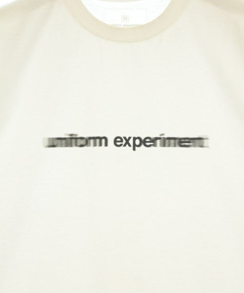 uniform experiment เสื้อยืด/เสื้อท็อปส์