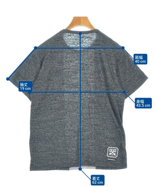 uniform experiment เสื้อยืด/เสื้อท็อปส์