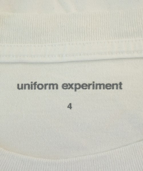 uniform experiment เสื้อยืด/เสื้อท็อปส์