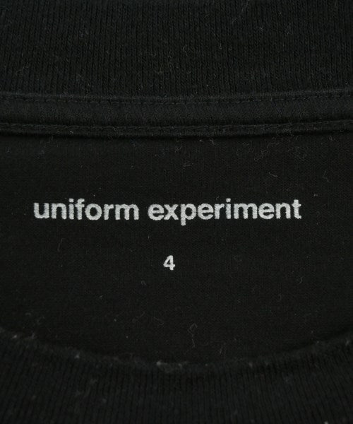 uniform experiment เสื้อยืด/เสื้อท็อปส์