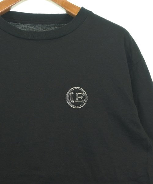 uniform experiment เสื้อยืด/เสื้อท็อปส์