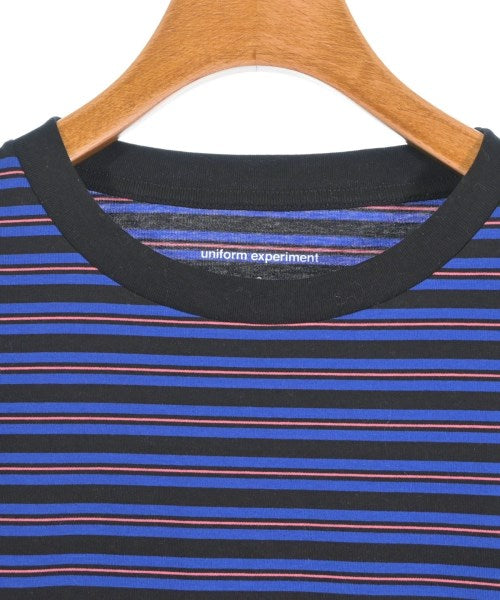 uniform experiment เสื้อยืด/เสื้อท็อปส์